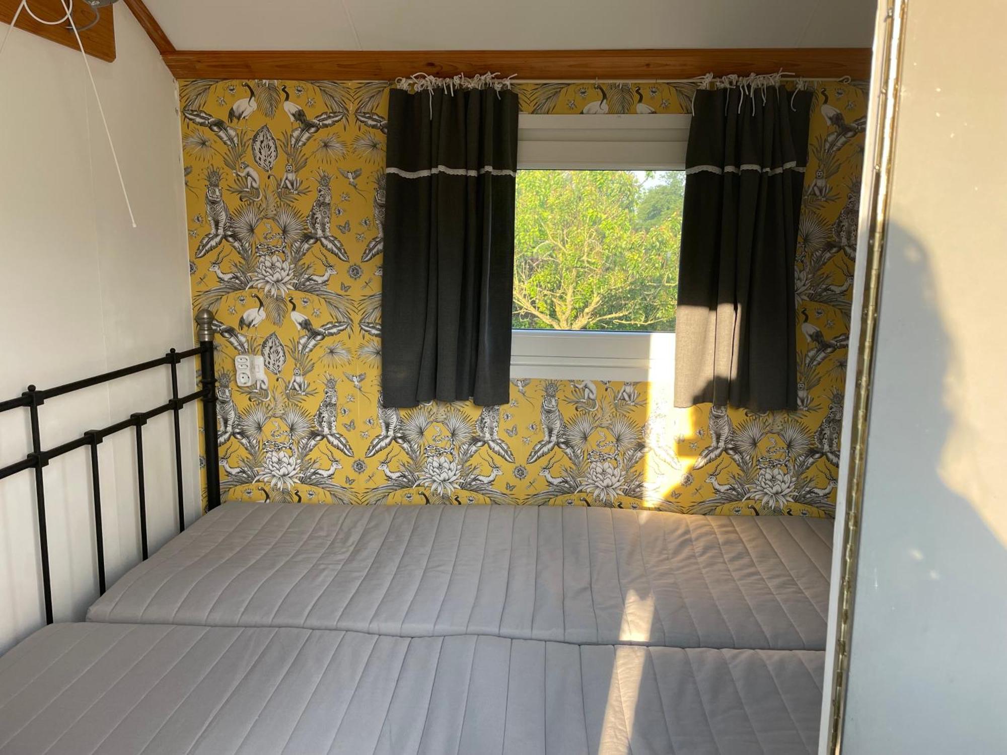 Pipowagen Mamaloe Bed & Breakfast Kesteren Ngoại thất bức ảnh